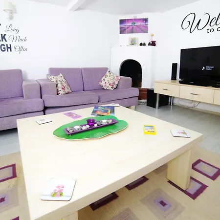 Downtown Fethiye Hostel&Rooms-3